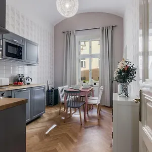https://city-apartment-prague-130-00.praguehotelsweb.com